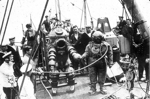 armored dive suit 1935